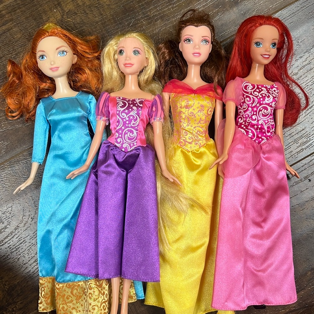 Repunzal Barbie, Ariel Barbie, Belle Barbie and Merida Barbie